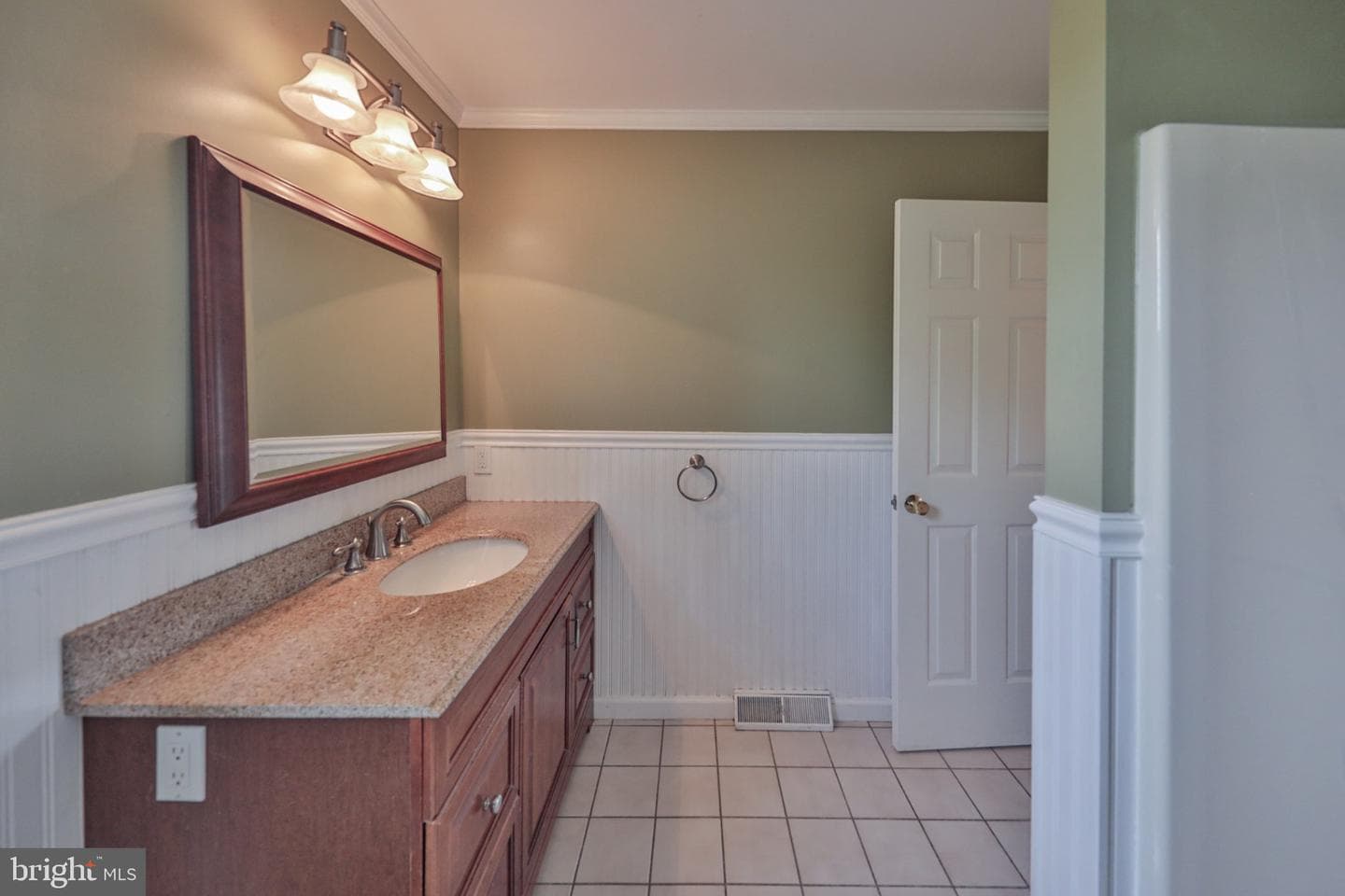 1639 Ashley Court photo 42