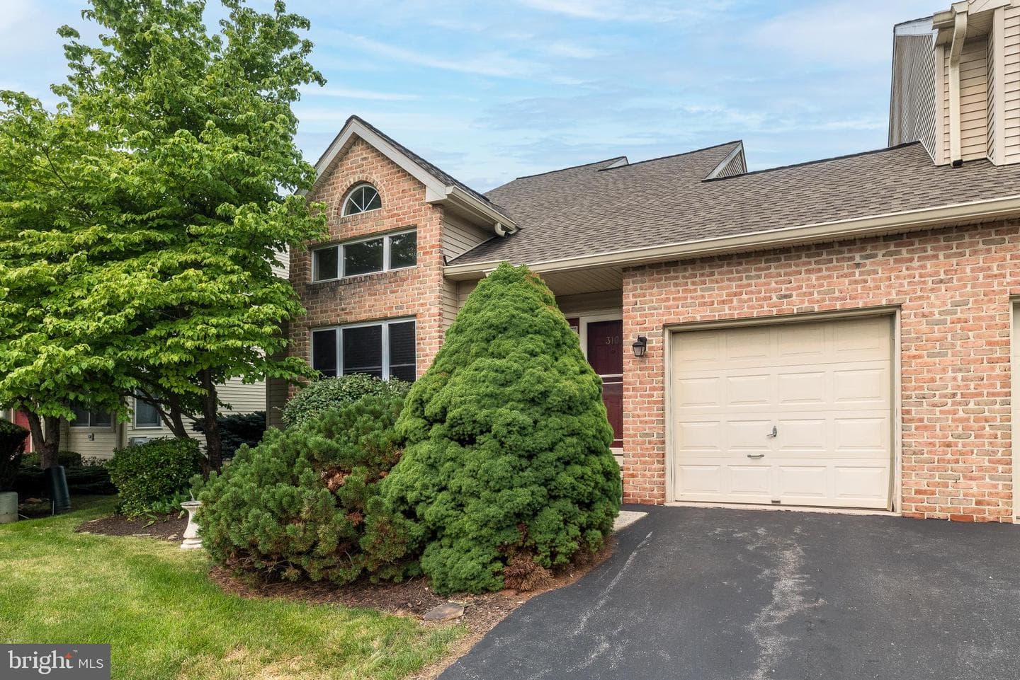 310 Oxford Place photo 1