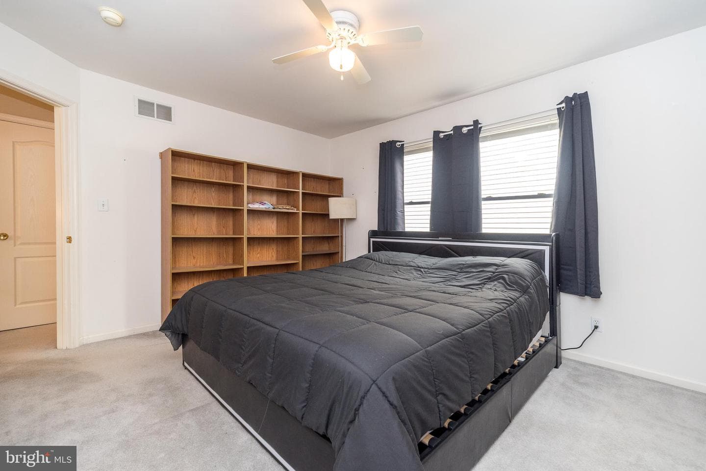 310 Oxford Place photo 34