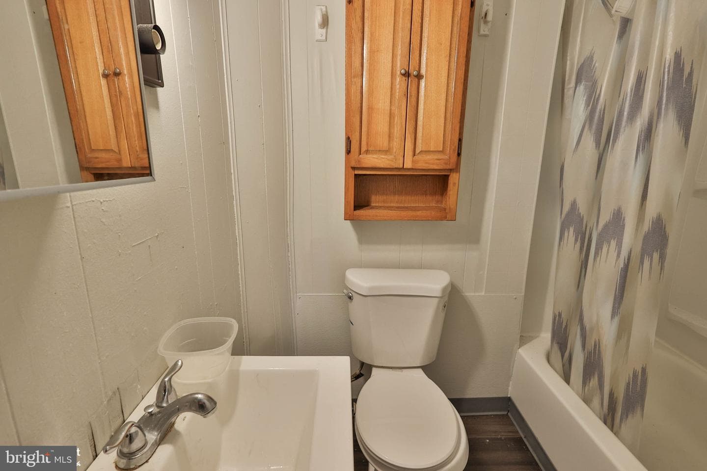 230 N Nagle Street photo 19