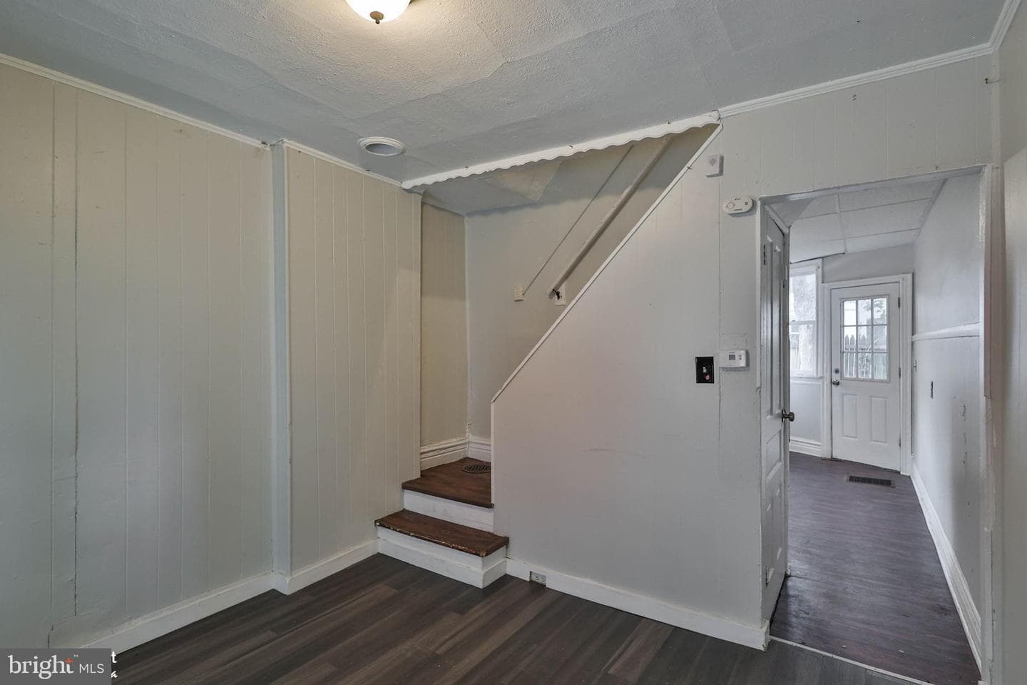 230 N Nagle Street photo 8