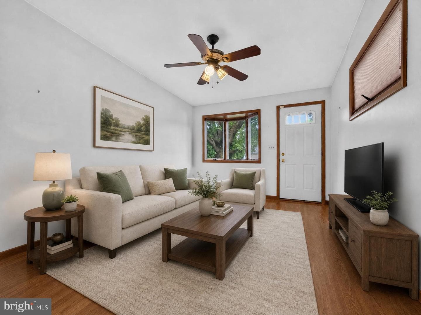121 E Elm Street photo 18