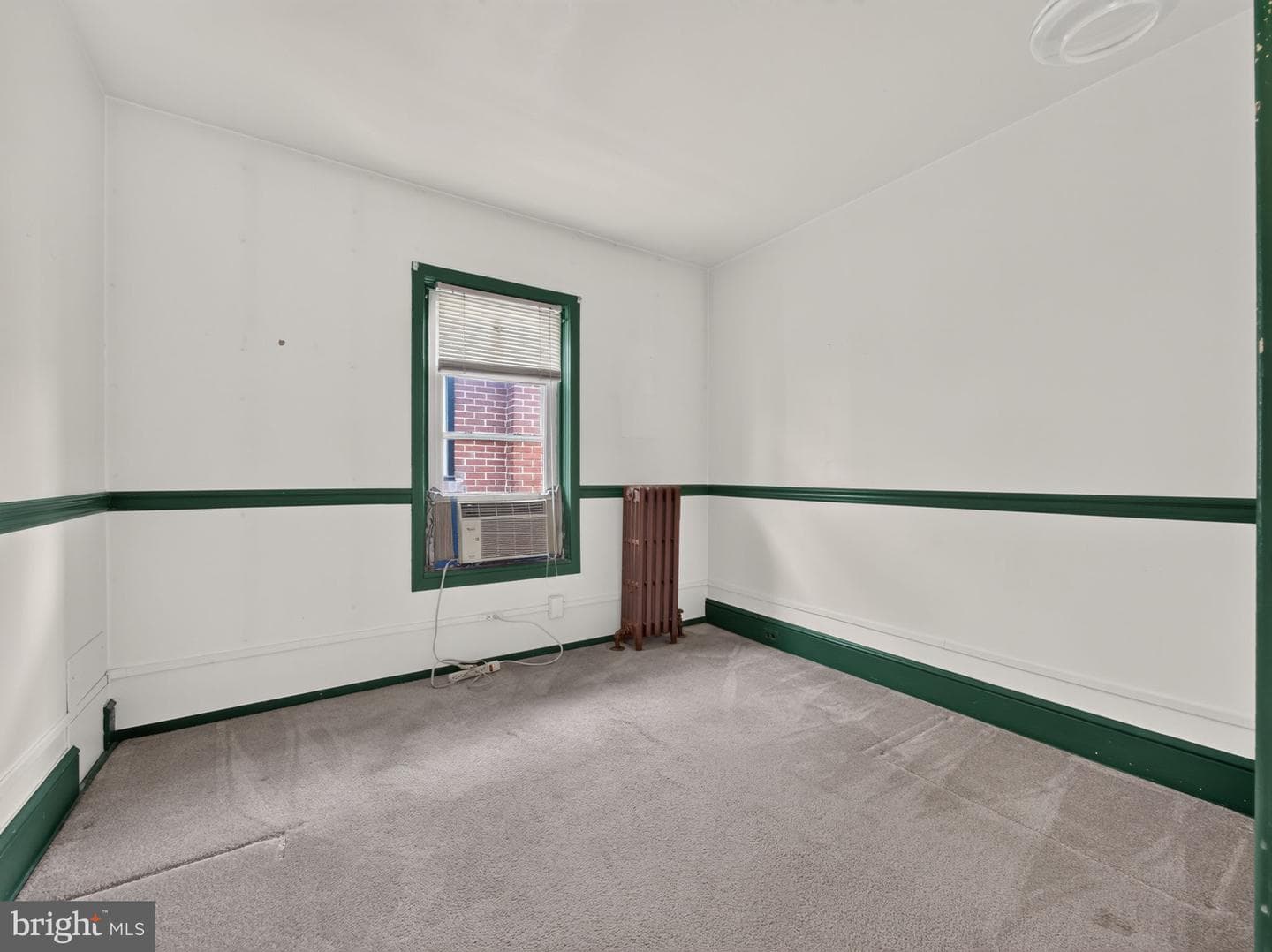 121 E Elm Street photo 22