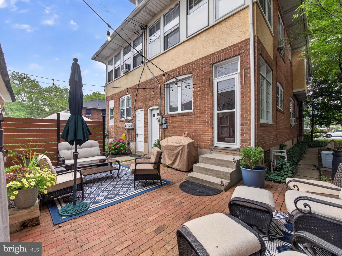 2445 W Allen Street photo 28