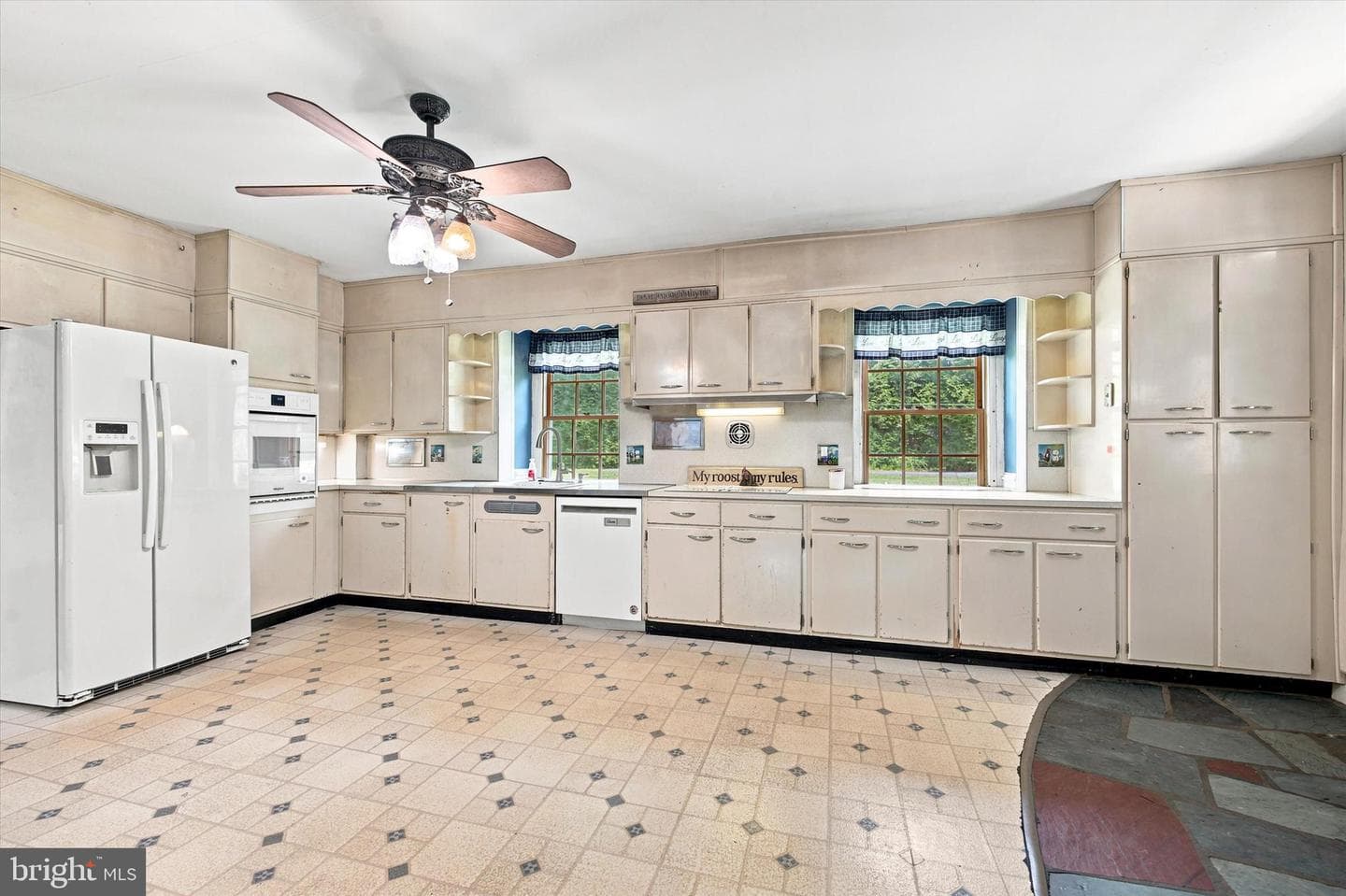 7701 Chestnut Street photo 20