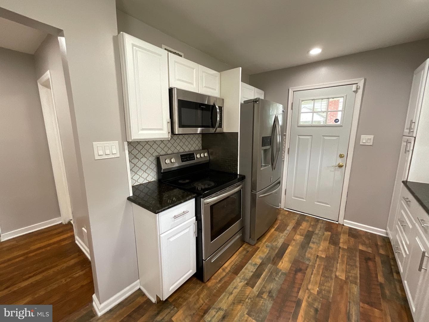 3128 Diamond Avenue photo 18