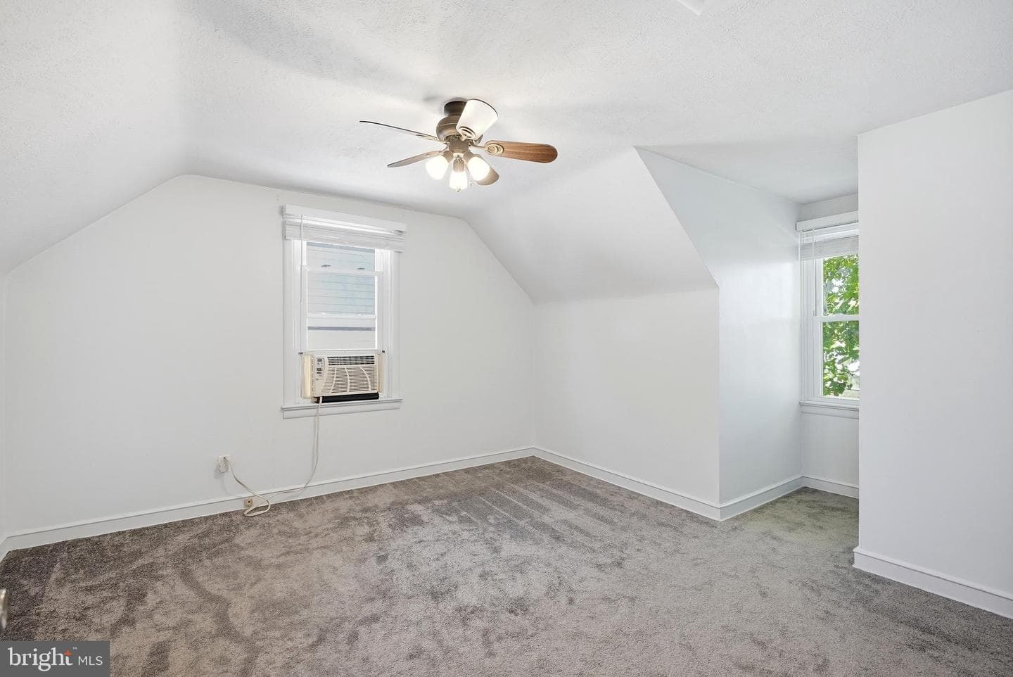 868 N Irving Street photo 28
