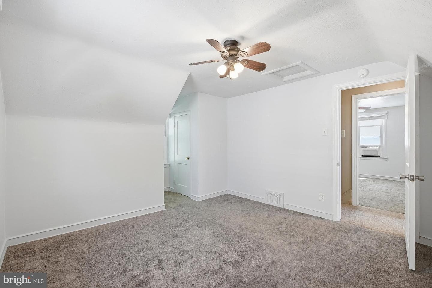 868 N Irving Street photo 29
