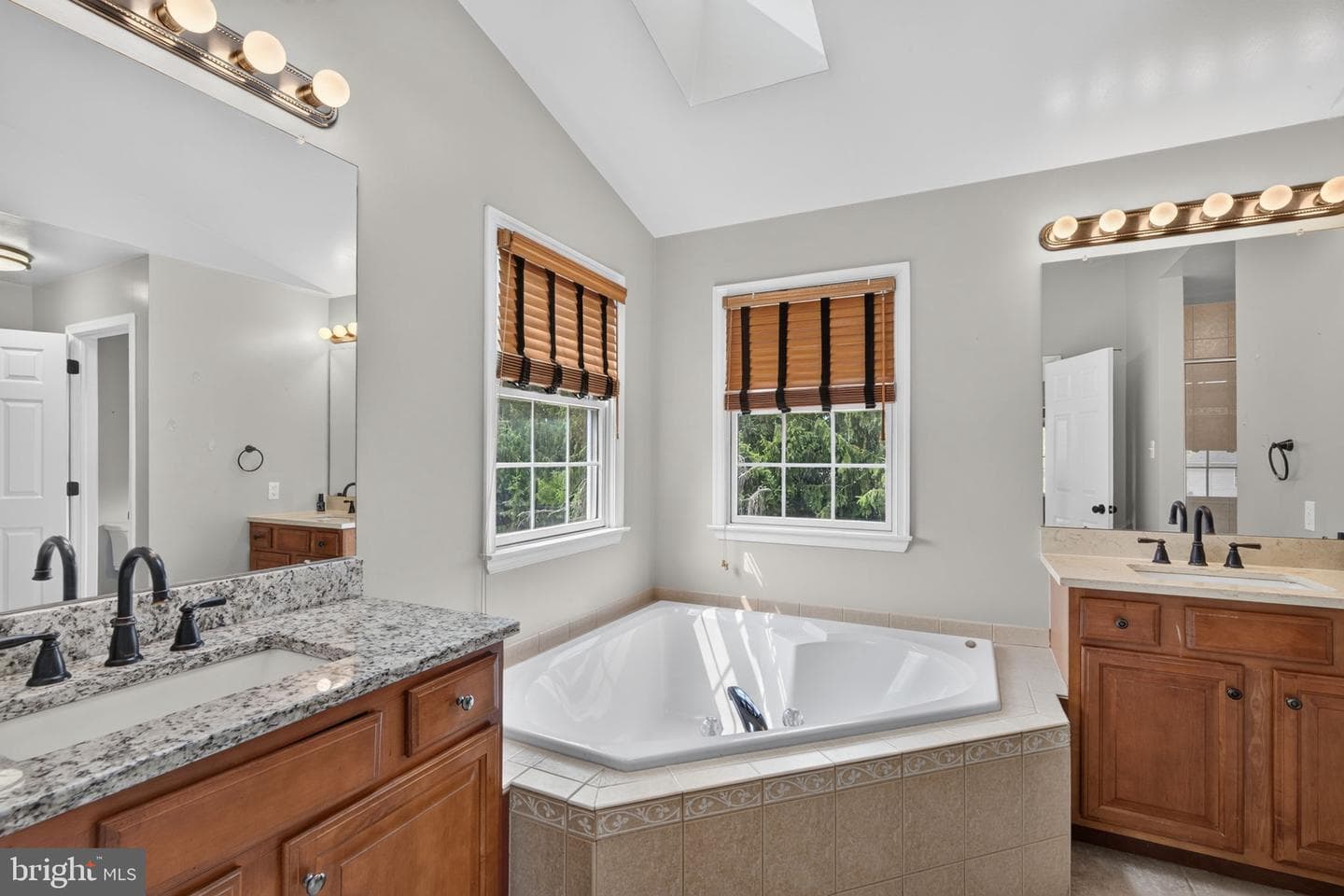 5007 W Saucon Avenue photo 44
