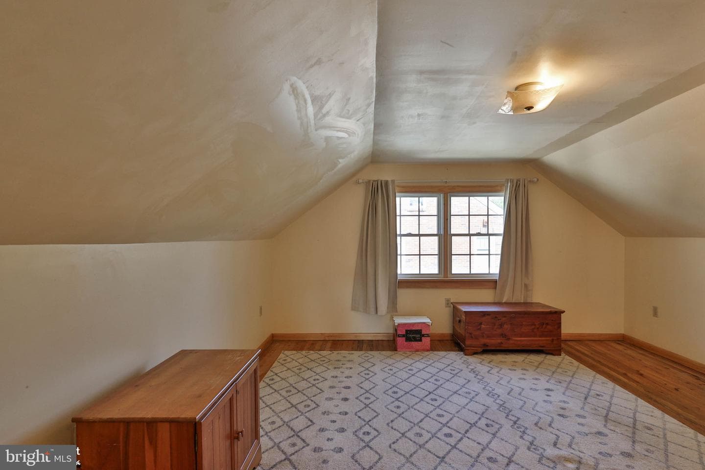132 E Landis Street photo 37