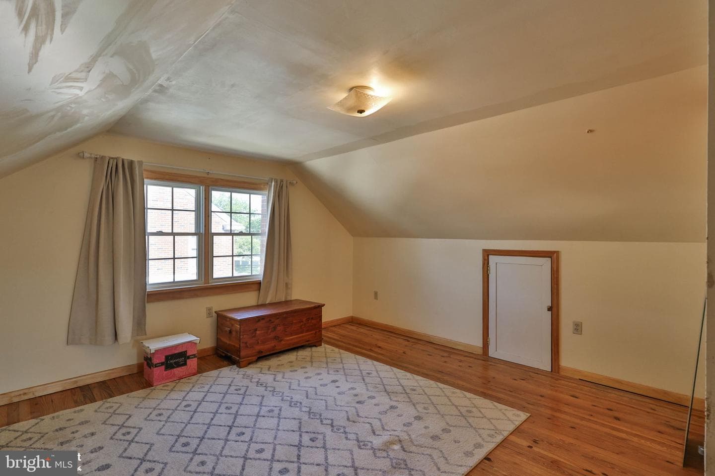 132 E Landis Street photo 38