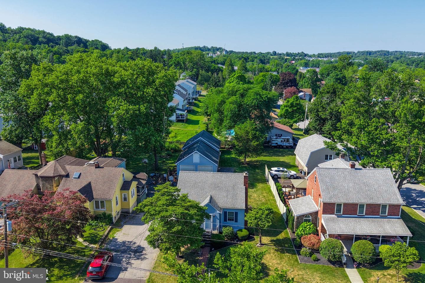 132 E Landis Street photo 4