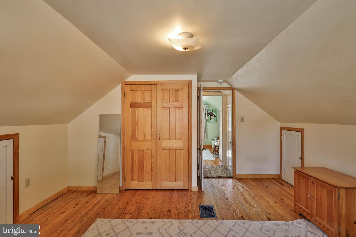 132 E Landis Street photo 40