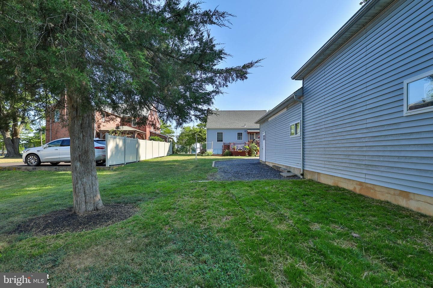 132 E Landis Street photo 60