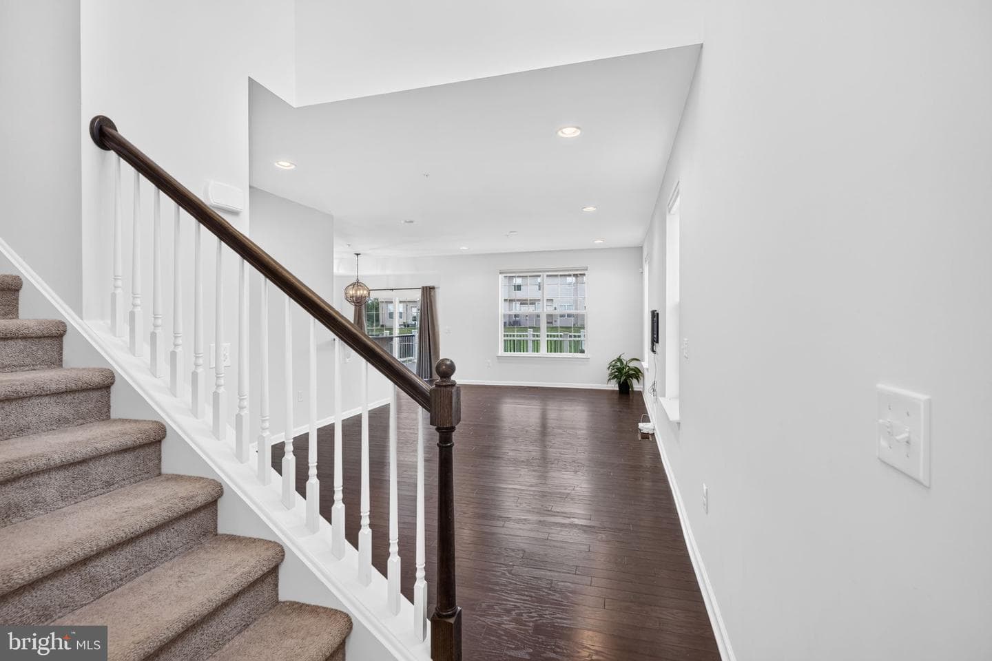1497 Caspian Street photo 4