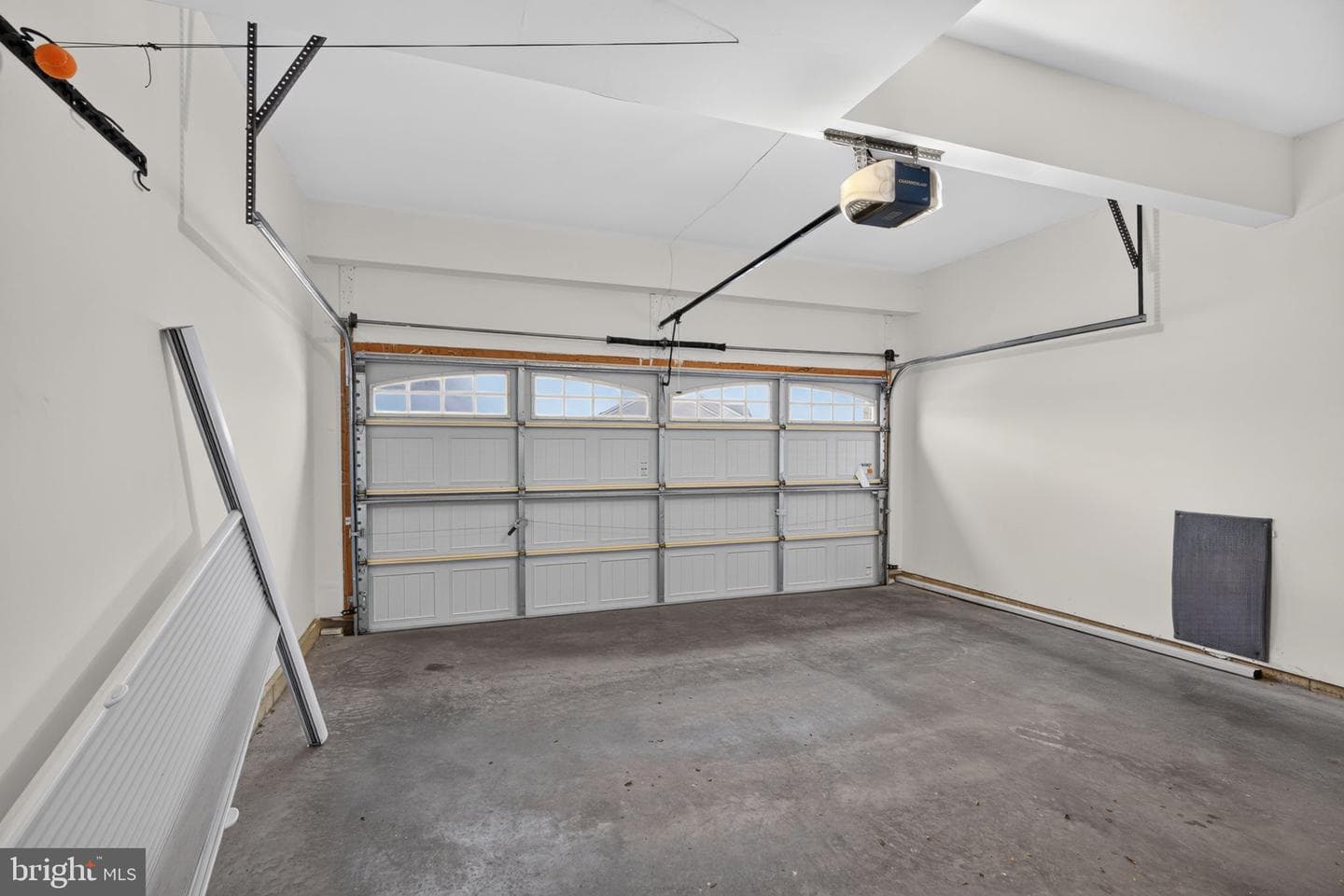 1497 Caspian Street photo 43
