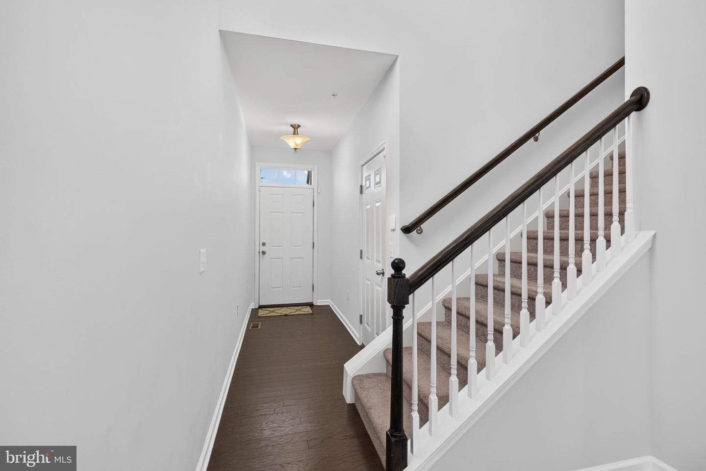 1497 Caspian Street photo 5