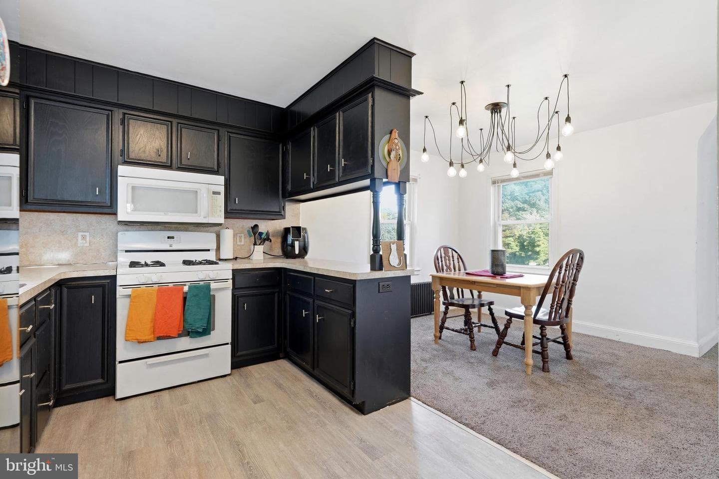 1665 Broadway photo 17
