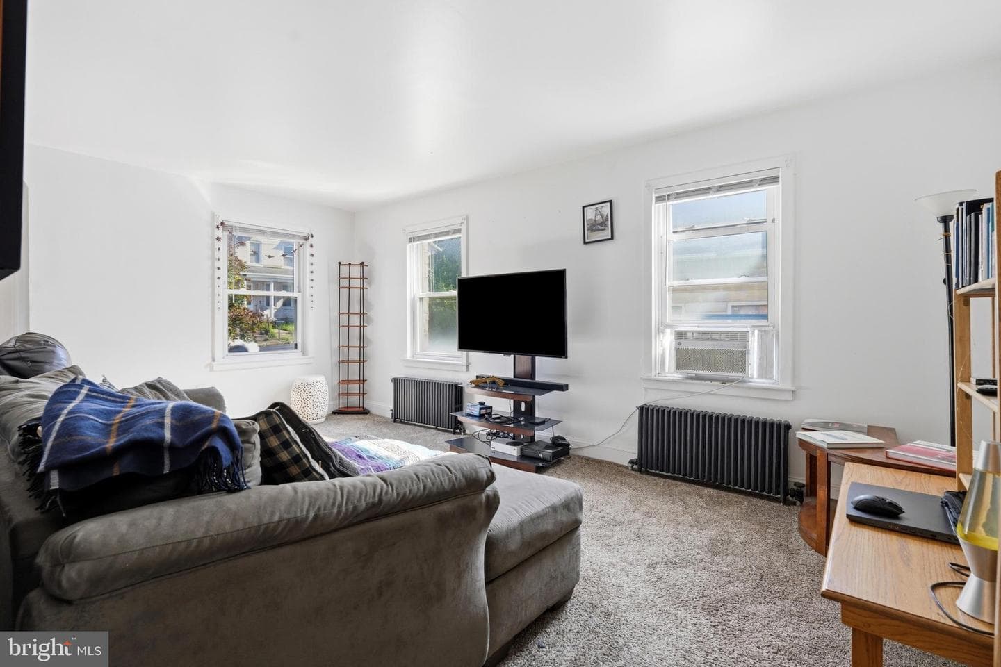 1665 Broadway photo 23