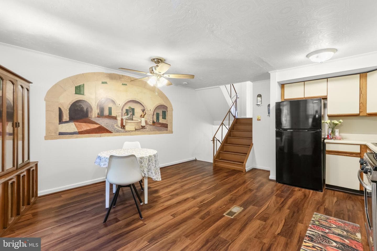 757 Mohawk Street photo 14