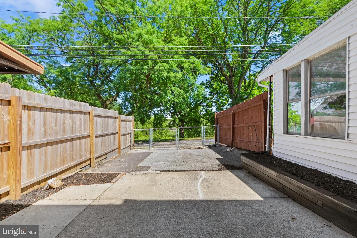 757 Mohawk Street photo 26