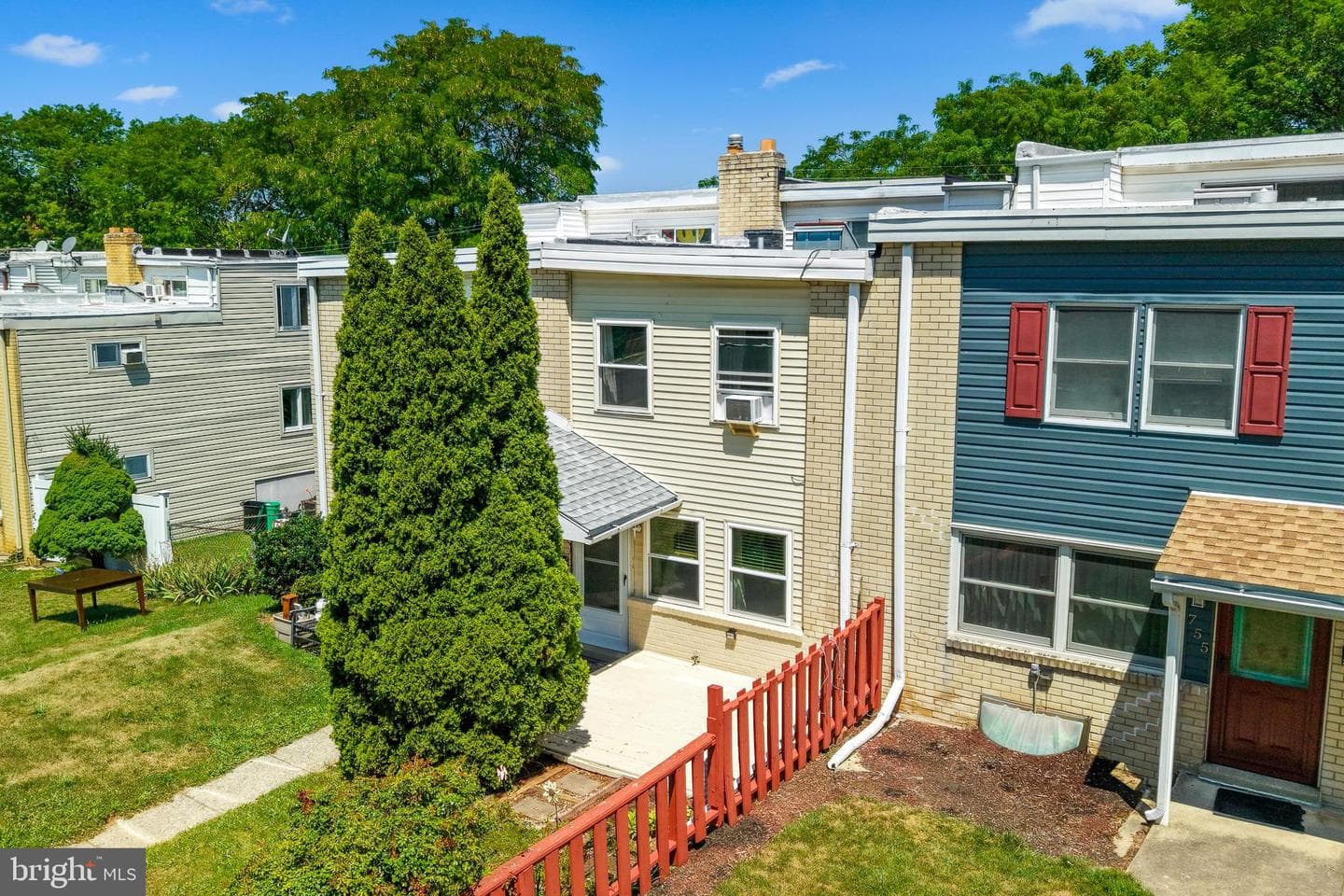 757 Mohawk Street photo 32
