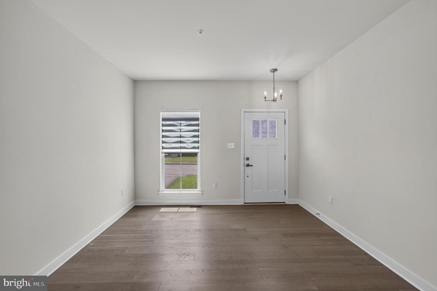 1047 Watson Court photo 5
