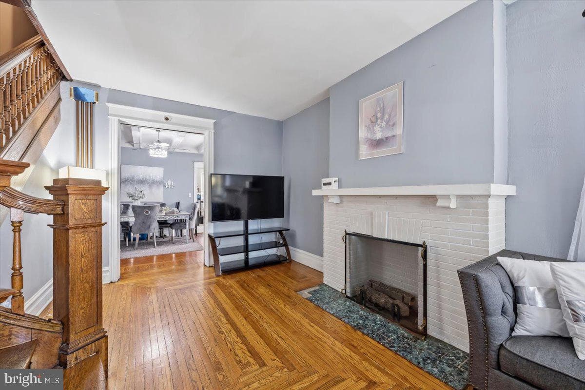 226 S Madison Street photo 10