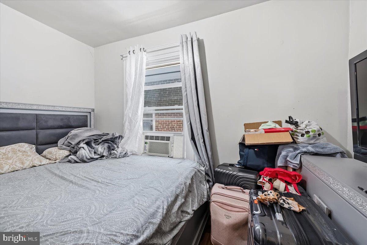 226 S Madison Street photo 13