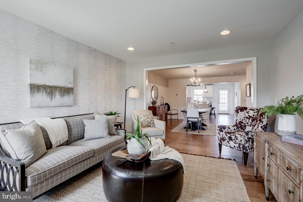 415 Mayapple Drive photo 4