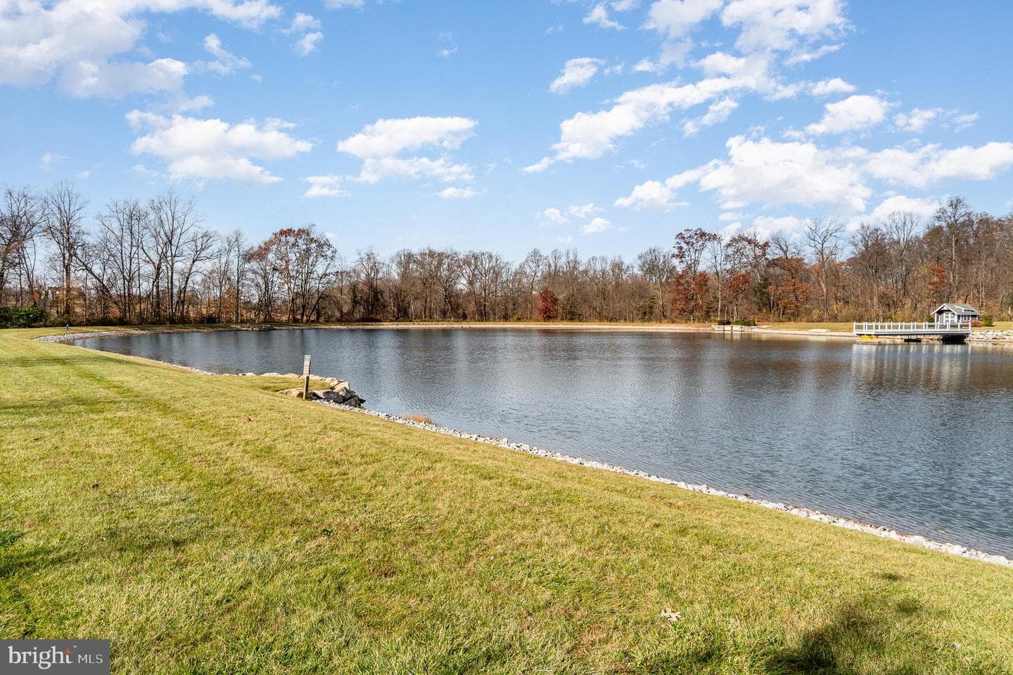 1046 Alden Way photo 2