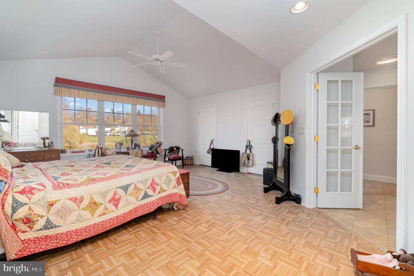 1046 Alden Way photo 24