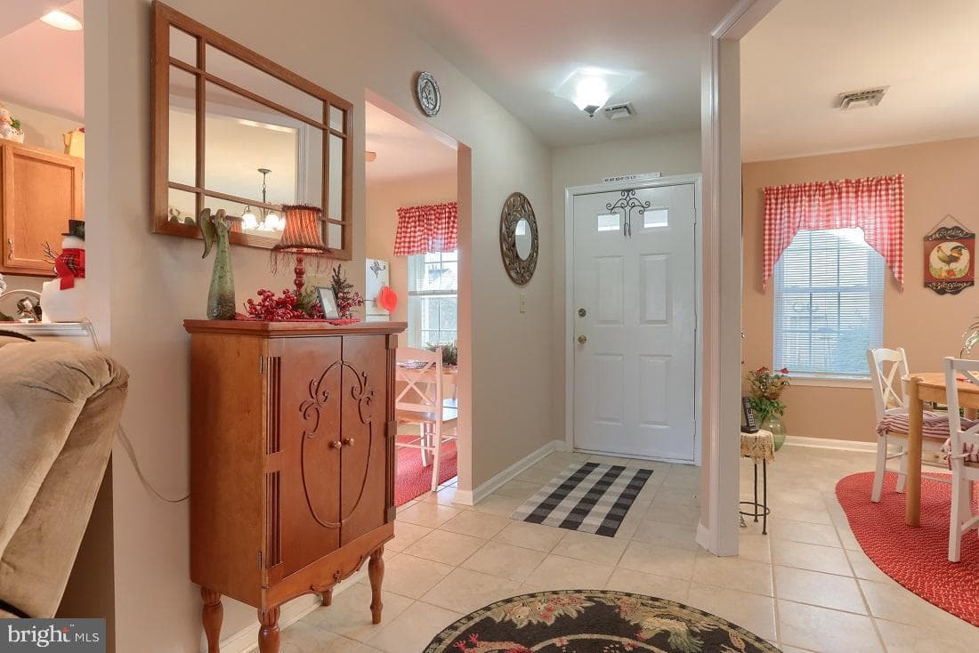 1504 Cambridge Court photo 4