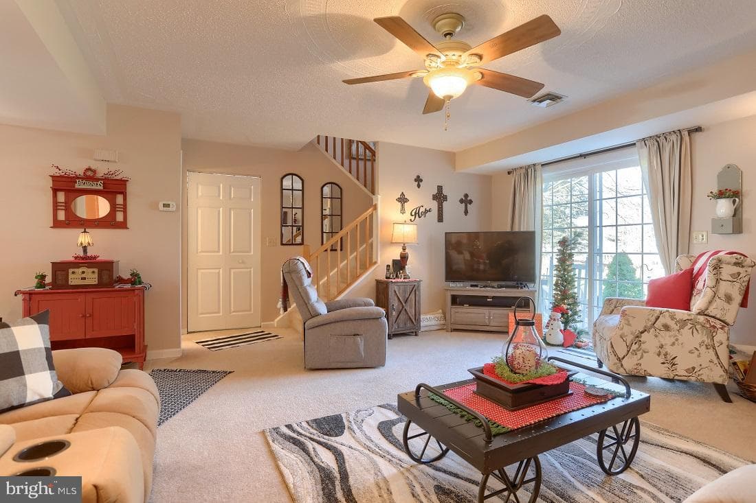 1504 Cambridge Court photo 8