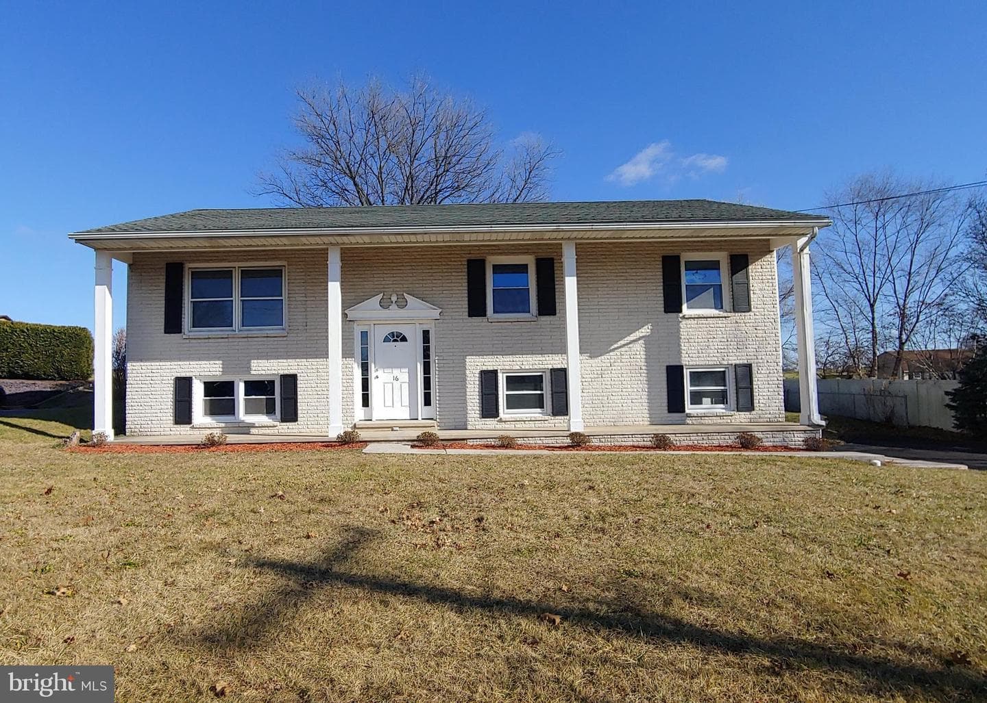 16 Colonial Drive