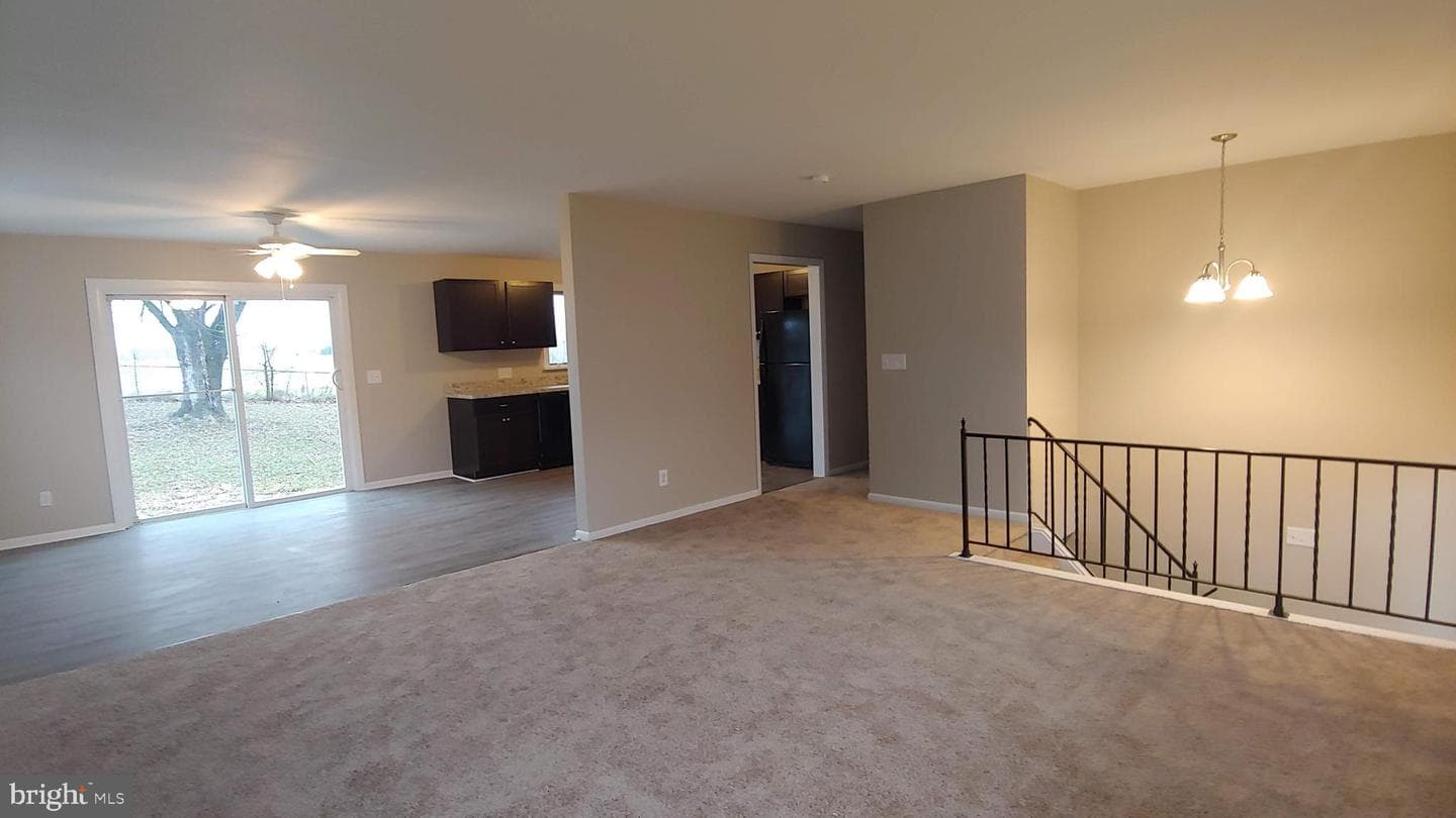 16 Colonial Drive photo 7