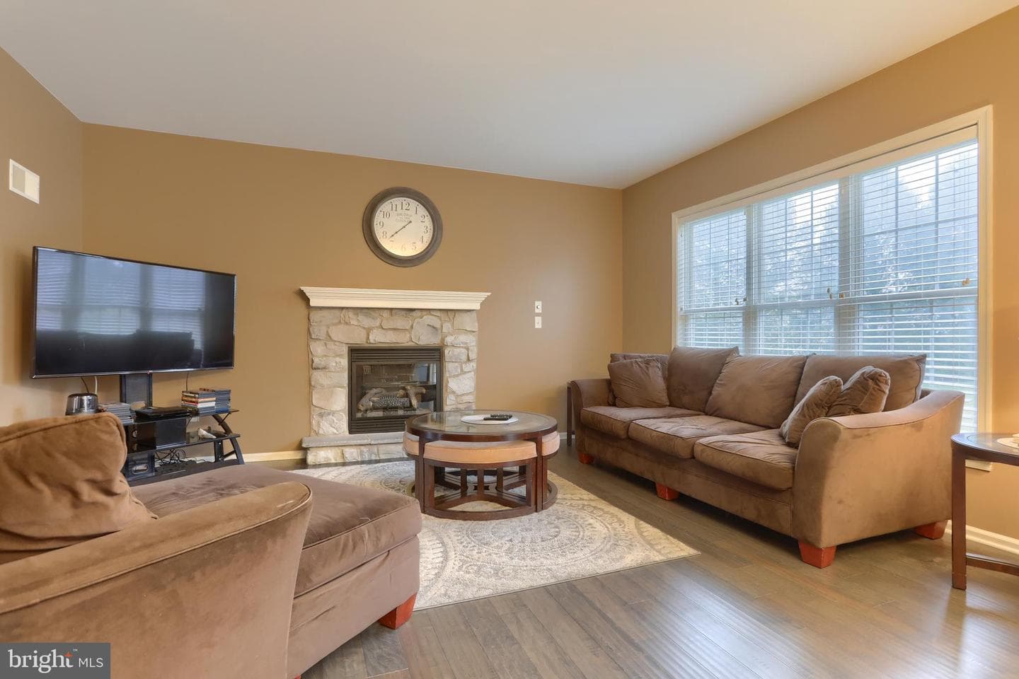 300 Fisher Lane photo 10