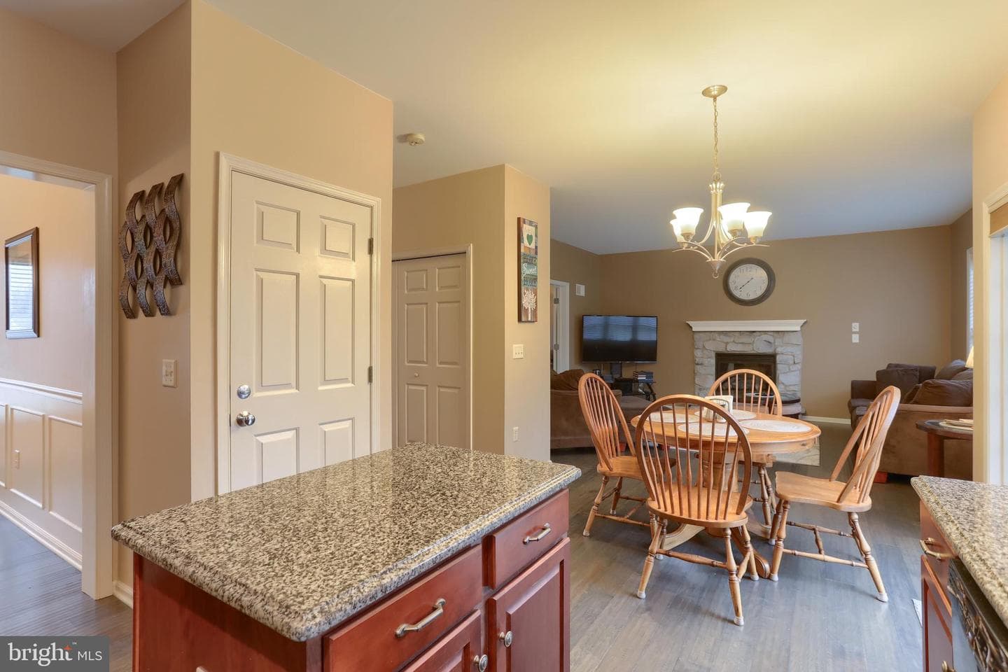300 Fisher Lane photo 19