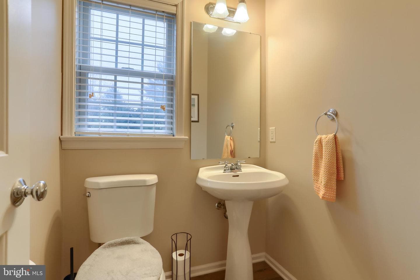 300 Fisher Lane photo 25