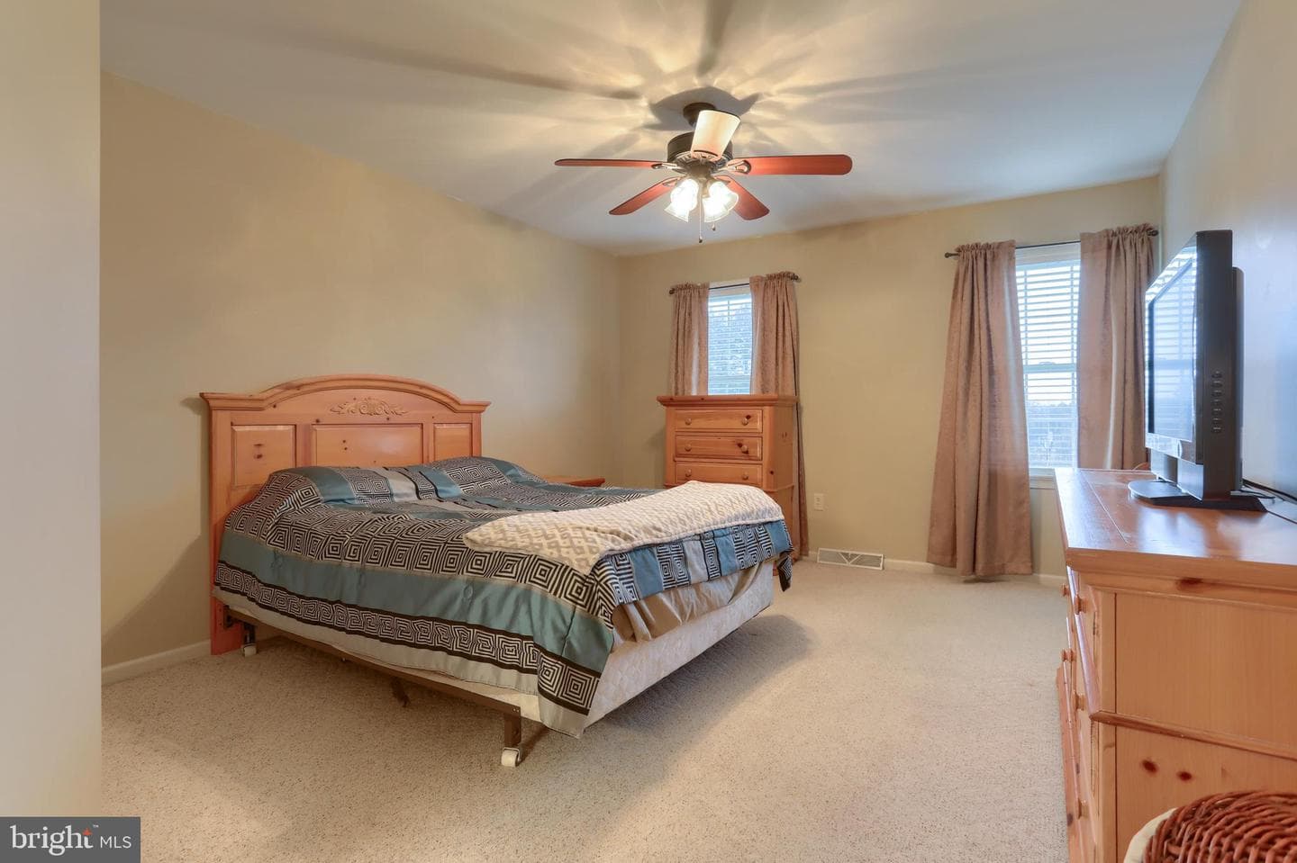 300 Fisher Lane photo 26