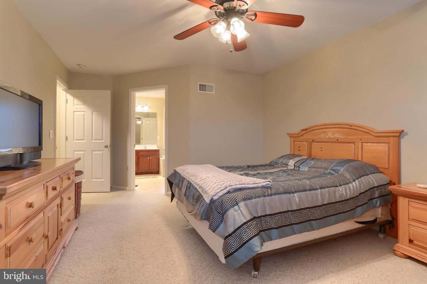300 Fisher Lane photo 27
