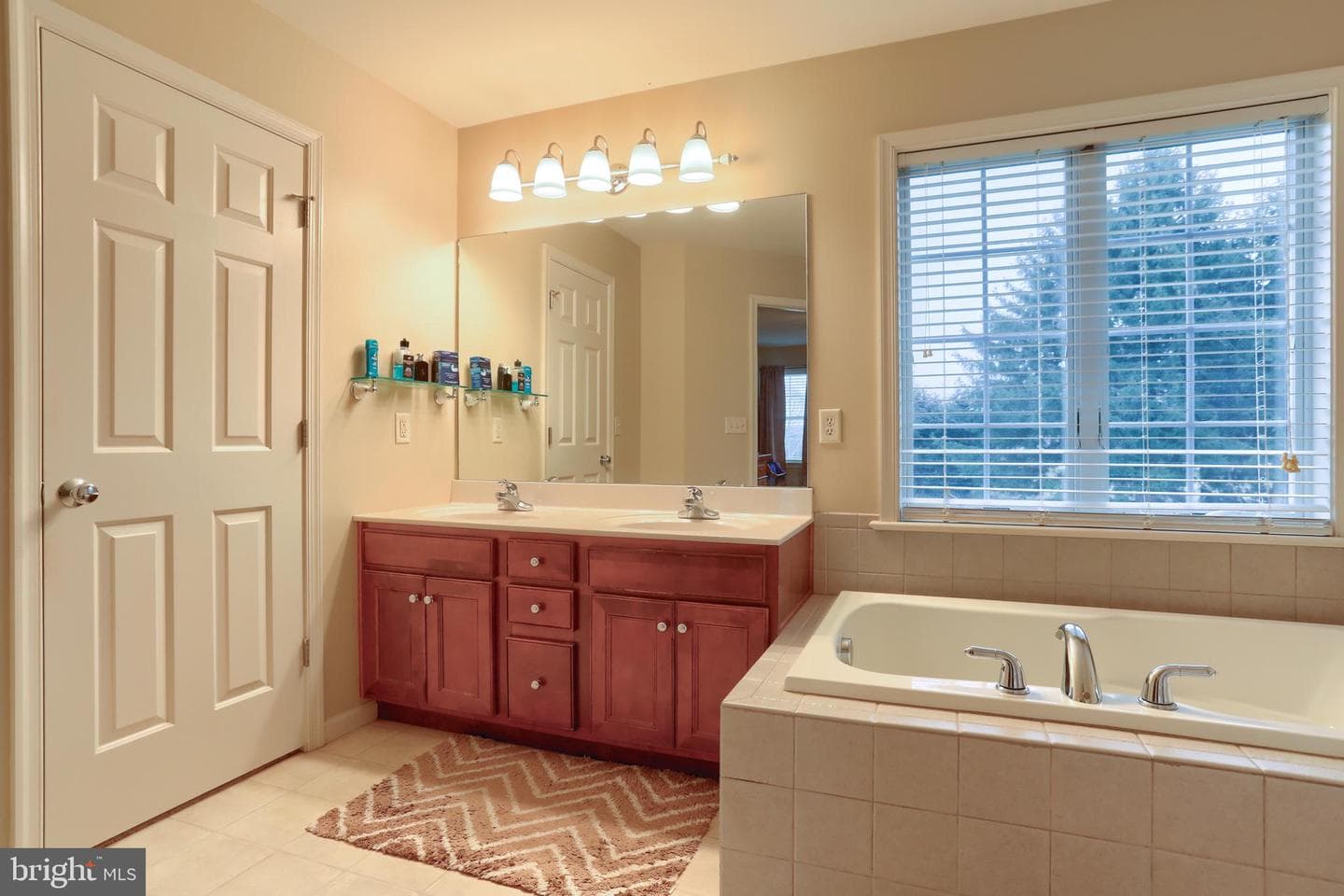 300 Fisher Lane photo 28