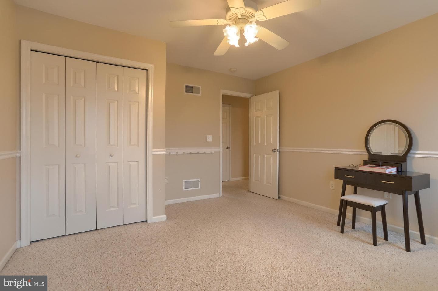 300 Fisher Lane photo 33