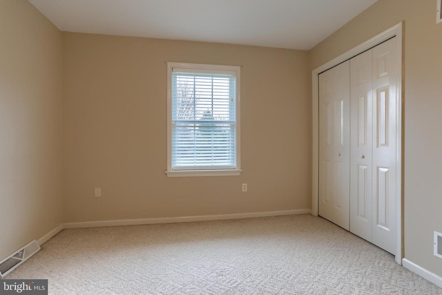 300 Fisher Lane photo 34