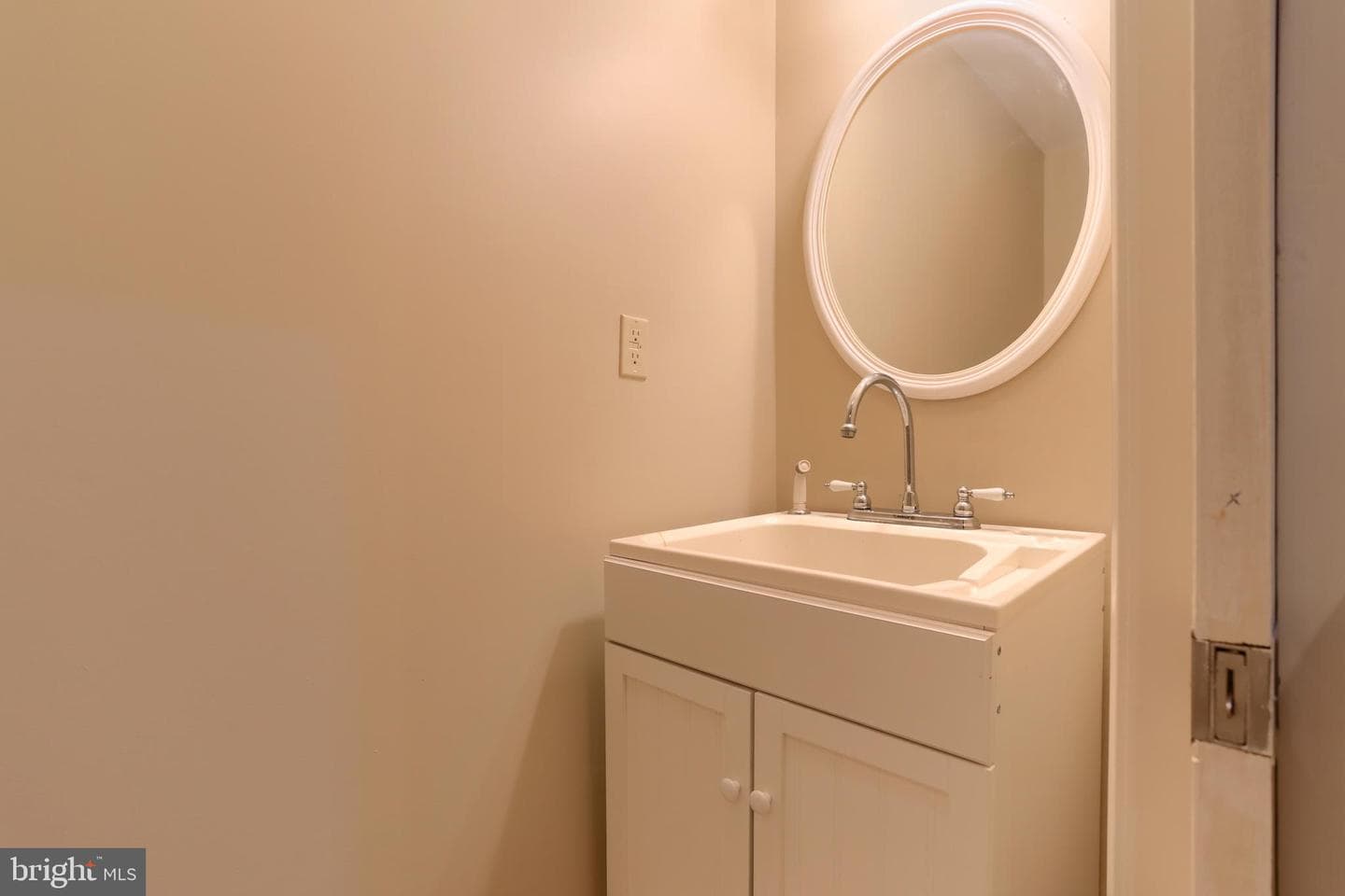 300 Fisher Lane photo 42