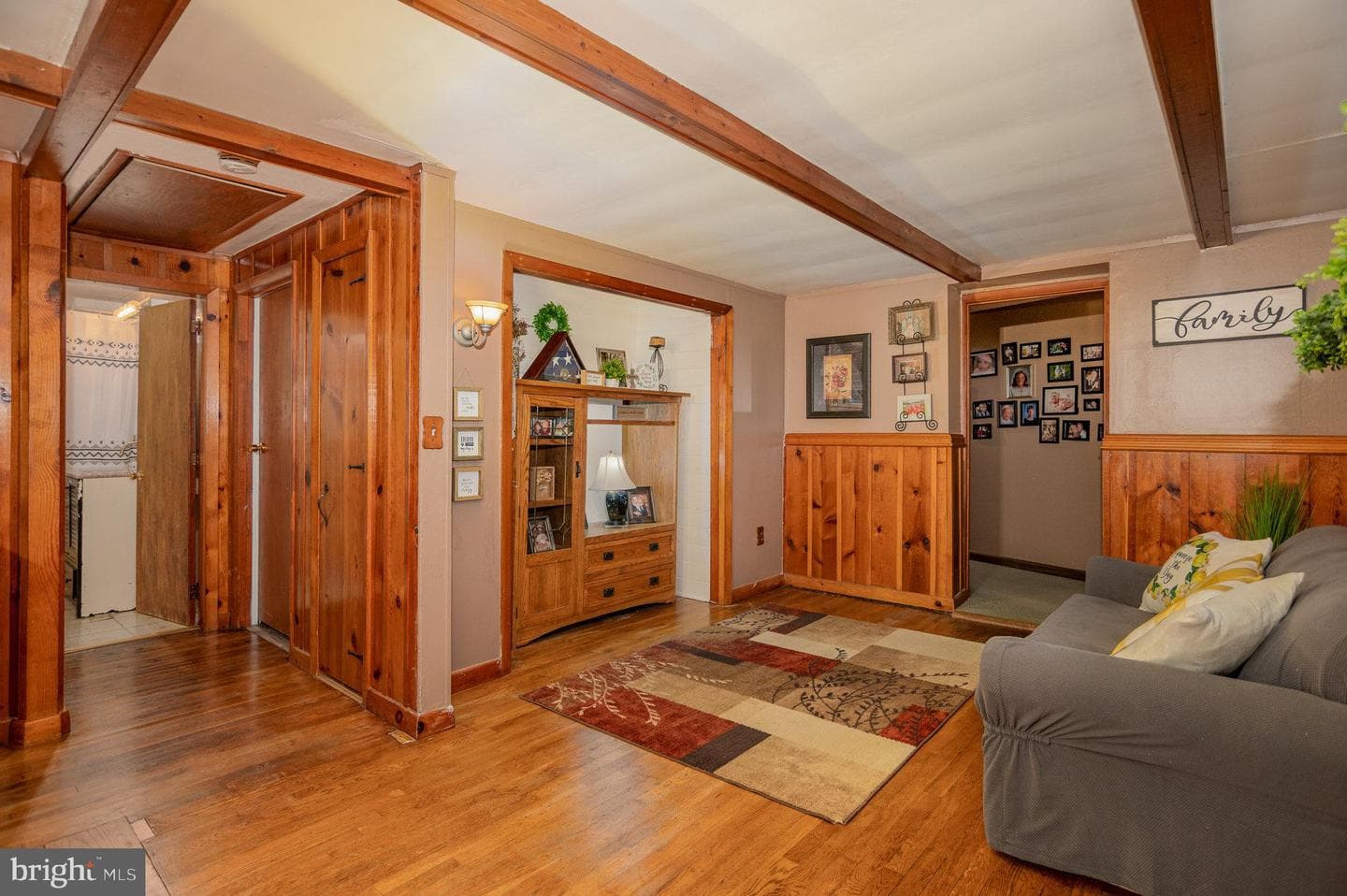 230 E Kercher Avenue photo 8