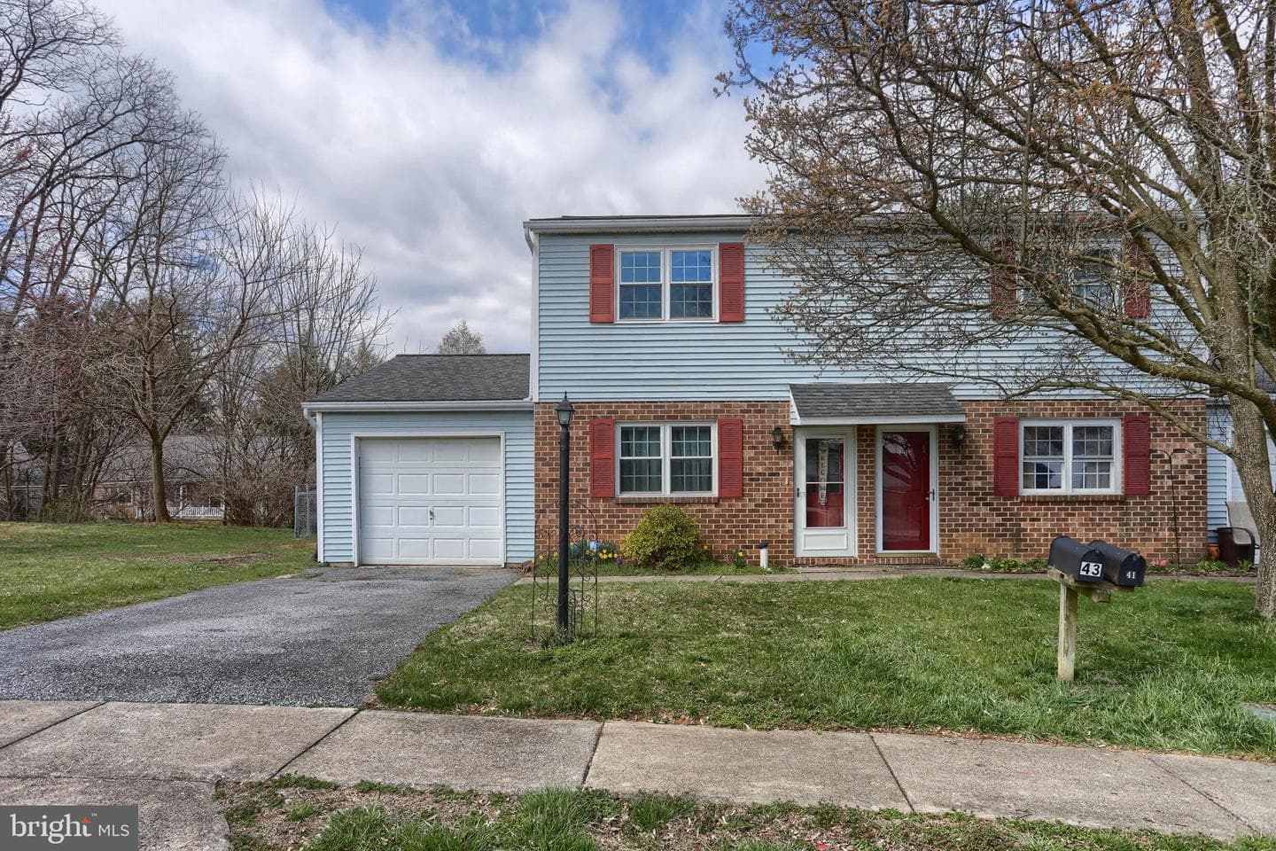 43 Dogwood Lane photo 2