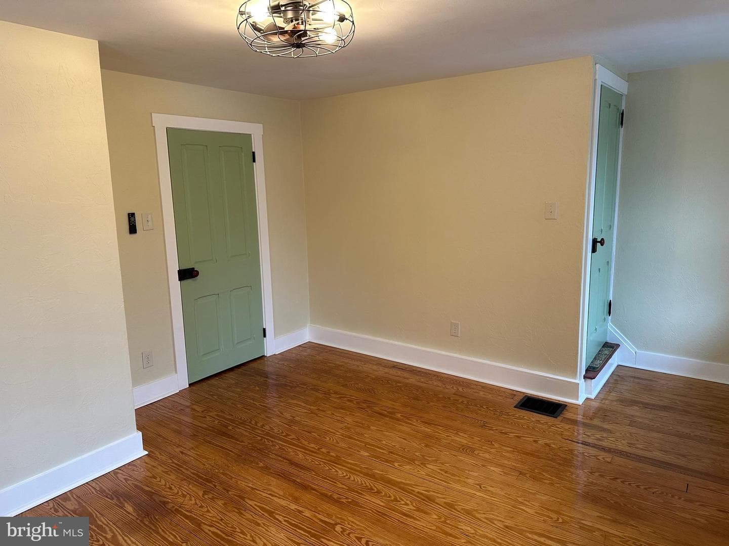 364 Granite Street photo 8