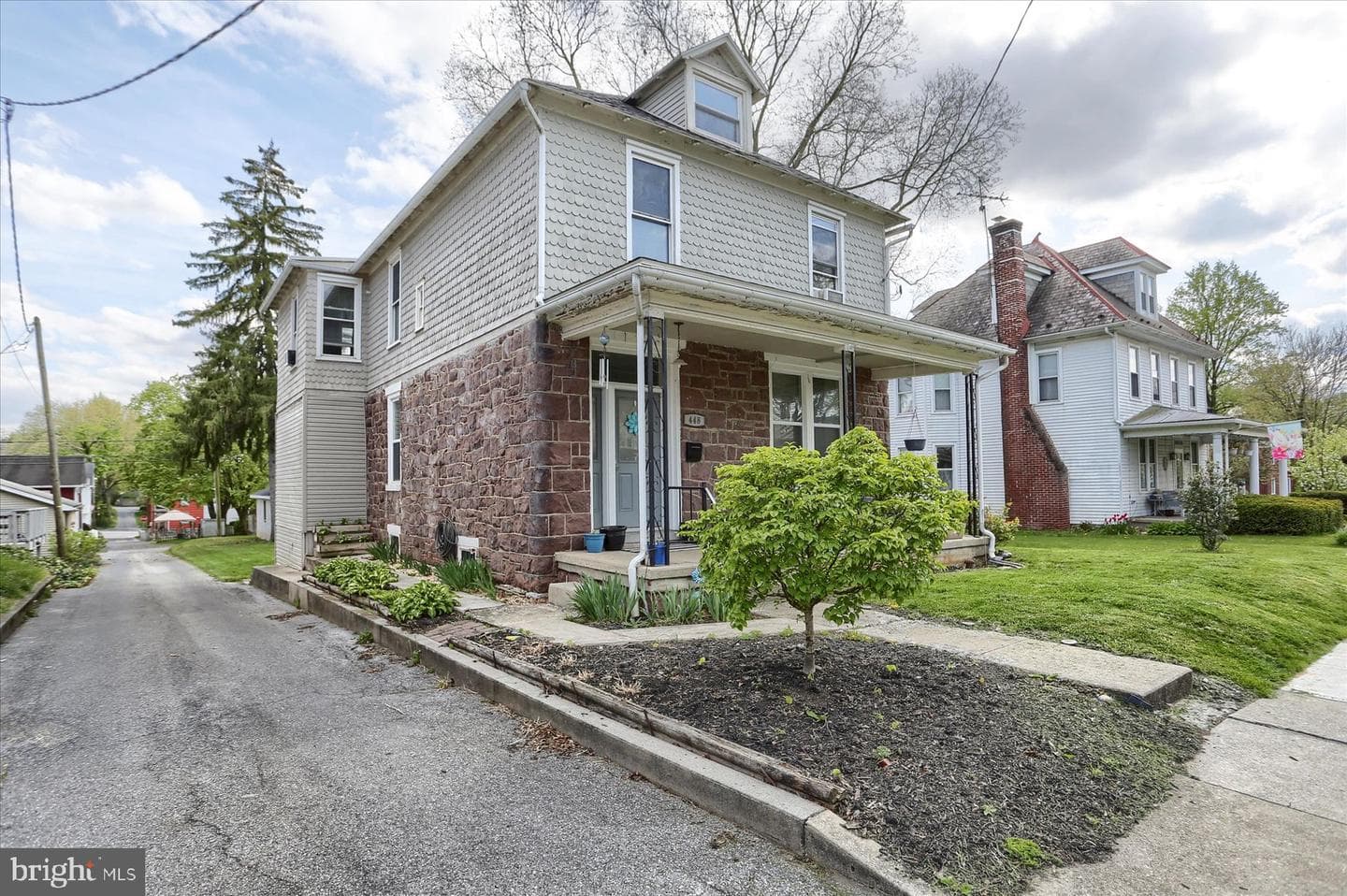 448 E Maple Street photo 29