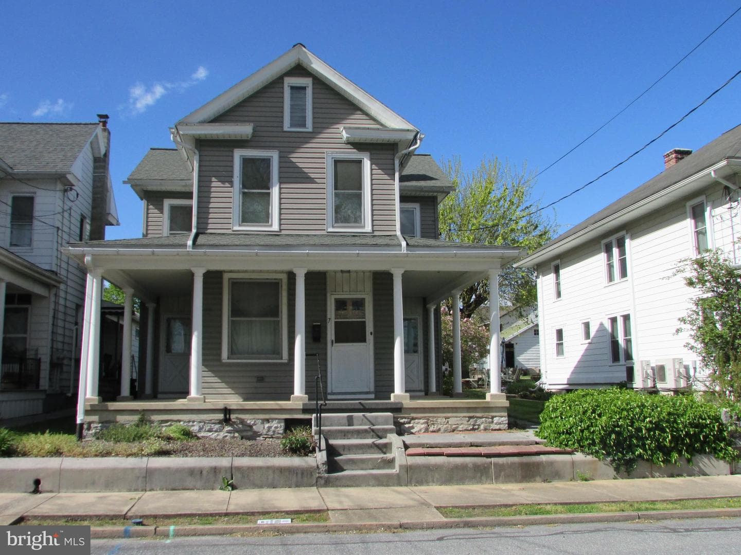 7 E Park Avenue photo 2